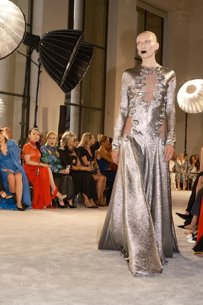 Look 12